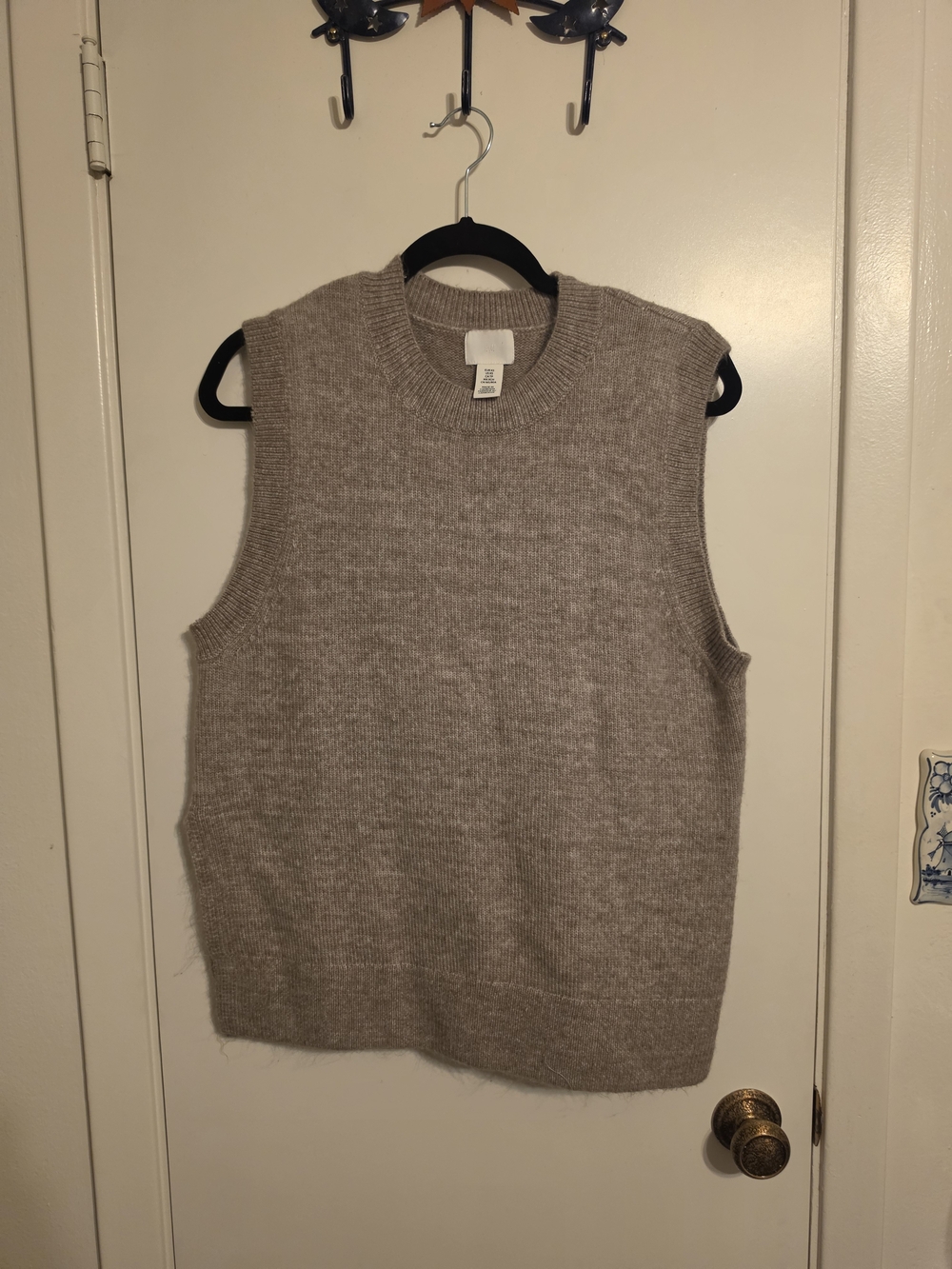 H&M Sleeveless Crewneck Sweater Vest in Light Taupe